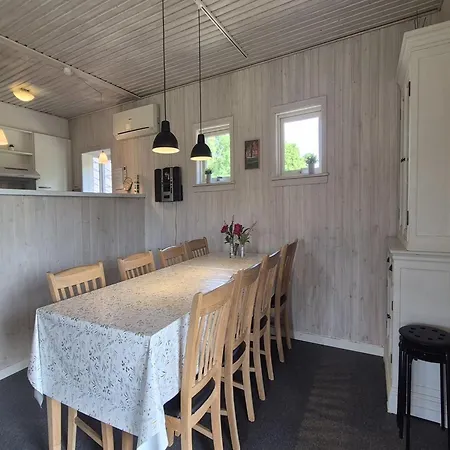 Vinny - 1km From The Sea By Interhome Nyaraló